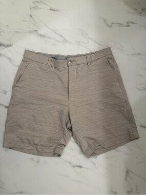 Callaway Men's Golf Stretch Shorts in Light Taupe